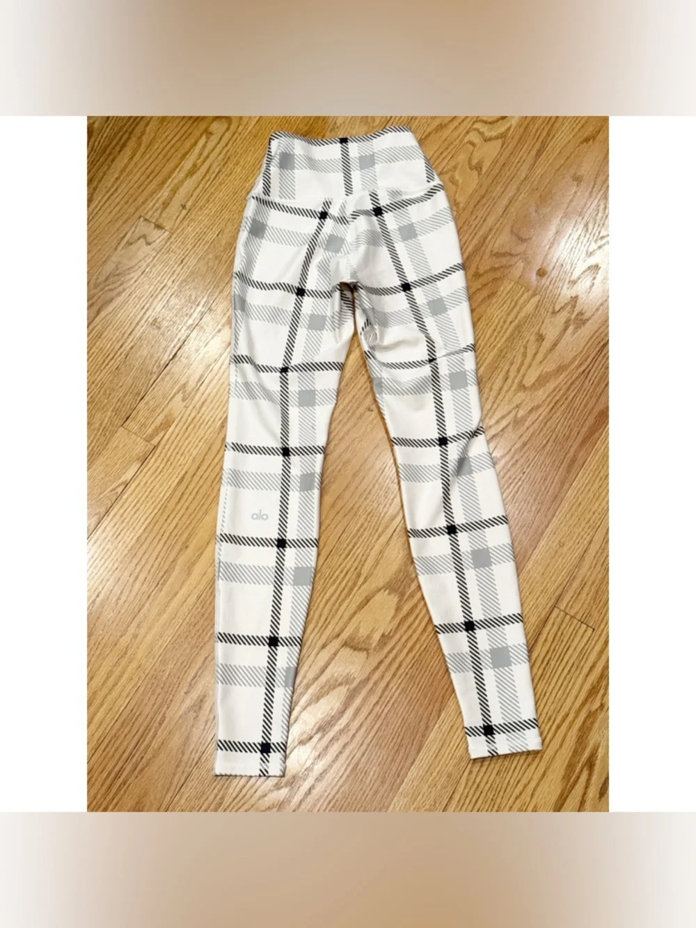 Alo High-Waist Airlift Magnified Plaid Legging Ivory Black Tartan Hi-Rise Tight